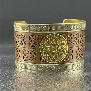 Beautiful cuff bracelet with brown and gold